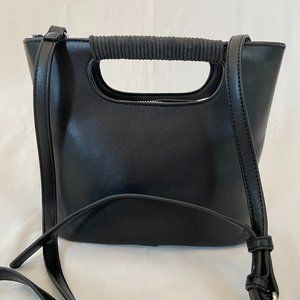 MMS BLACK CROSSBODY/HANDBAG